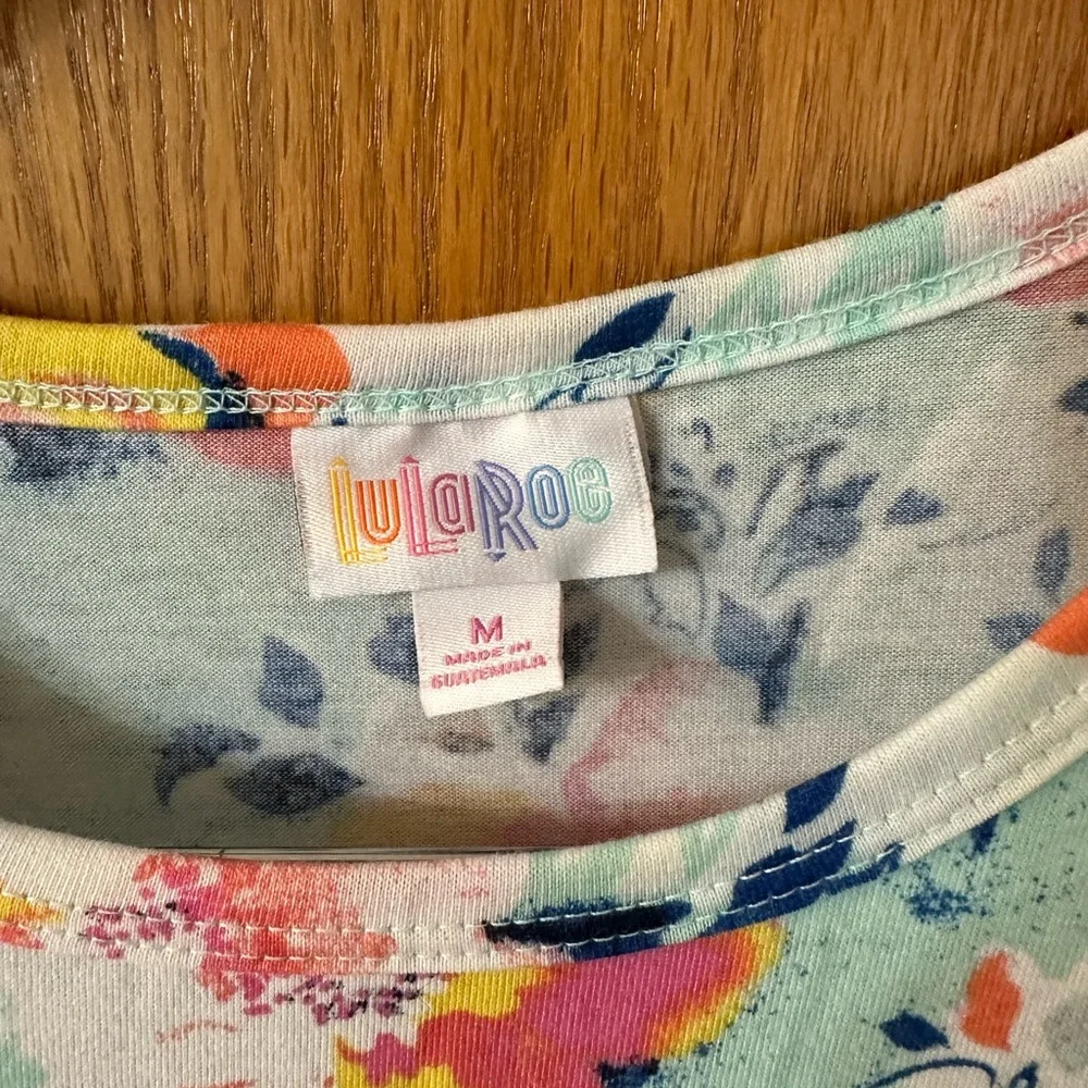 Lularoe Melissa Shark Bite Floral M - Picture 2 of 3